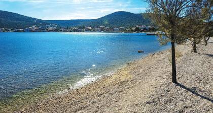 2 bedroom gorgeous home in Vinisce