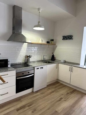 Fridge, microwave, oven, dishwasher - Anelsa APT 3. Descubre Valencia Y SUS Playas (Valencia)