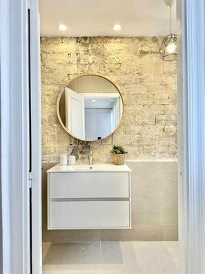 Hair dryer, towels - Anelsa APT 3. Descubre Valencia Y SUS Playas (Valencia)