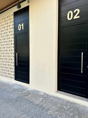 Exterior detail - Anelsa Torres de Serranos 3 (Valencia)