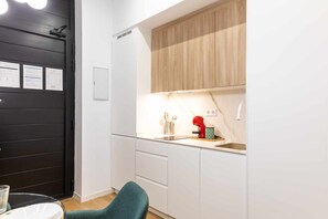 Fridge, microwave, dishwasher, cookware/dishes/utensils - Anelsa Torres de Serranos 2 (Valencia)