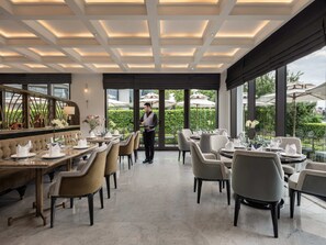Restaurant - Elegant Mansion 88 (Hanoi)