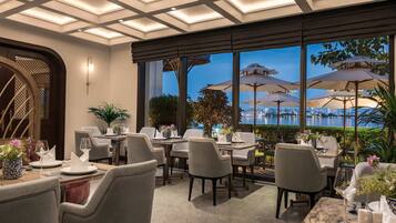 Free daily full breakfast