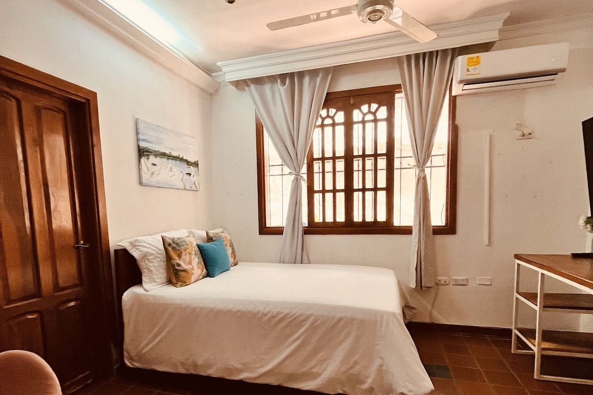 Dobbeltrom – standard | Sengetøy av topp kvalitet, dundyner og senger med overmadrass