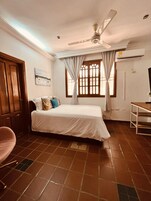 Ropa de cama de alta calidad, cubrecamas y colchones con pillow-top 