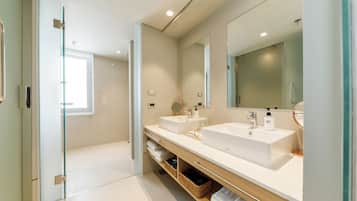 Croom Stay Suite | Bathroom | Eco-friendly toiletries, hair dryer, slippers, electronic bidet