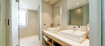 Nishitetsu Hotel Croom Bangkok Silom