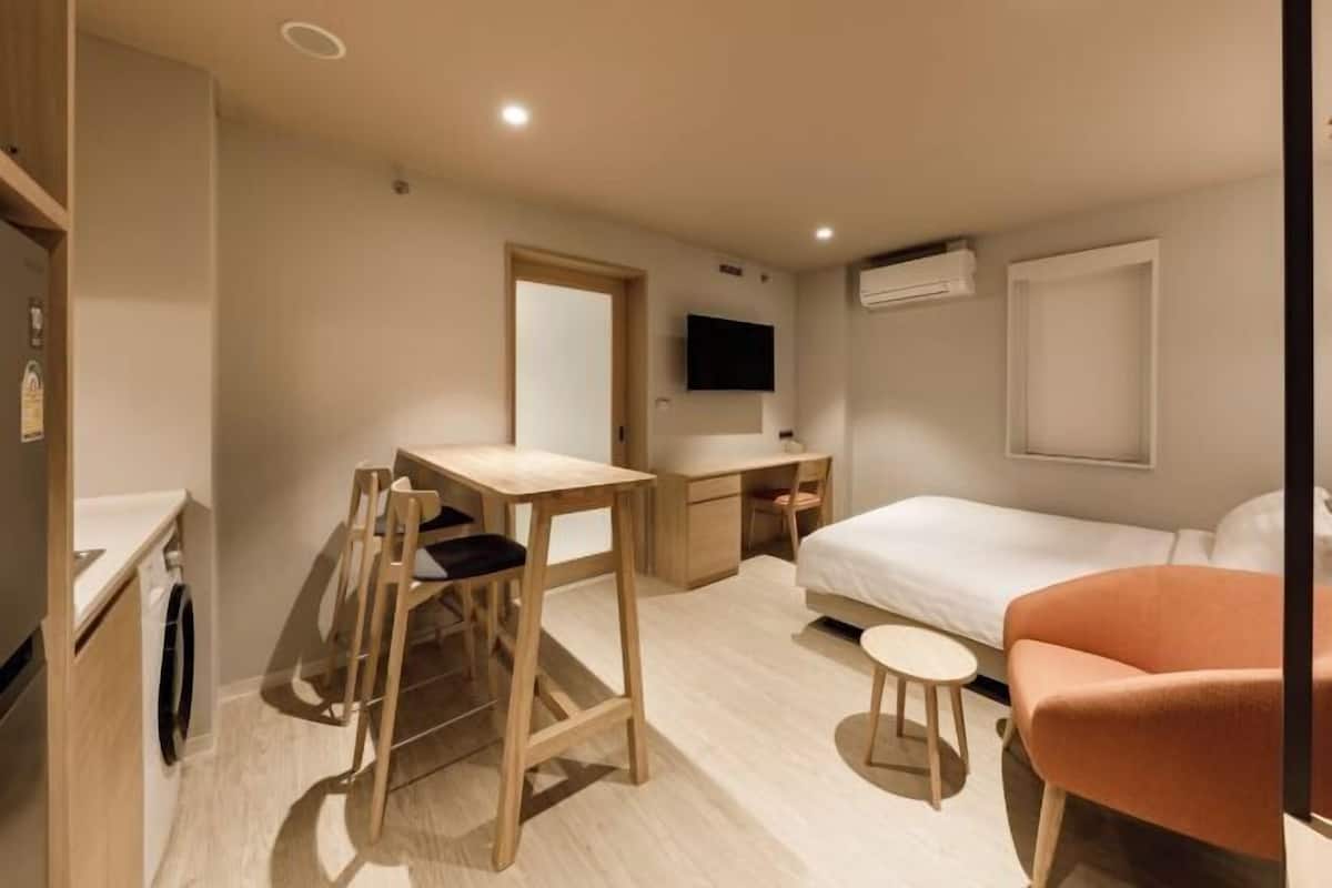 1 bedroom, soundproofing, free WiFi, bed sheets