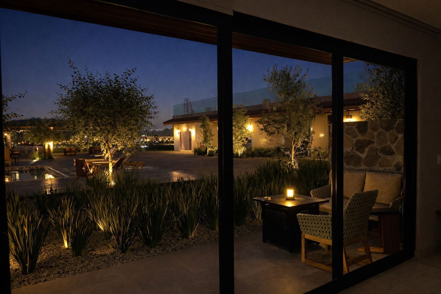 Premium-værelse | Premium-sengetøj, minibar, pengeskab på værelset, individuelt design