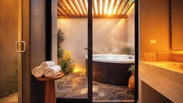 Premium kamer | Luxe beddengoed, een minibar, een kluis op de kamer