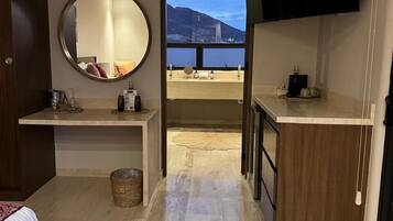 Presidential Room | 1 bilik tidur, peralatan tempat tidur premium, peti besi dalam bilik