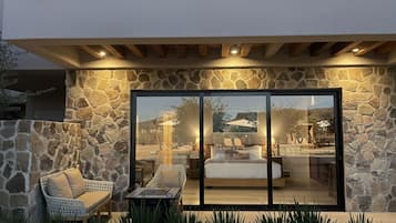 尊荣客房 | 高档床上用品、迷你吧、客房内保险箱、特色装修