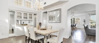 Lakefront Serenity Retreat

