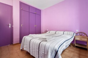 1 bedroom, free WiFi, bed sheets