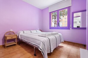 1 bedroom, free WiFi, bed sheets