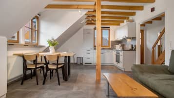 Télévision, table de tennis de table