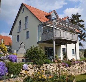 Exterior - Apartment 'Ferienwohnung Walter' with Private Terrace, Shared Garden and Wi-Fi (Plößberg-Wildenau)