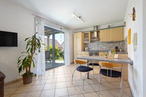 Refrigerador, horno, parrilla de estufa y lavavajillas 