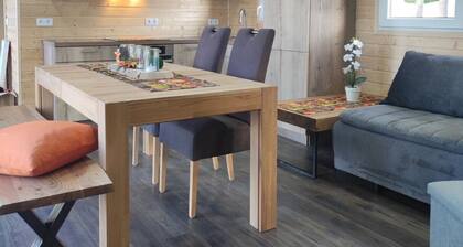 Tiny House 'Unser Großer Tiny House' with Mountain View, Shared Garden and Wi-Fi