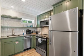 Fridge, microwave, oven, dishwasher - Better Together (Destin)