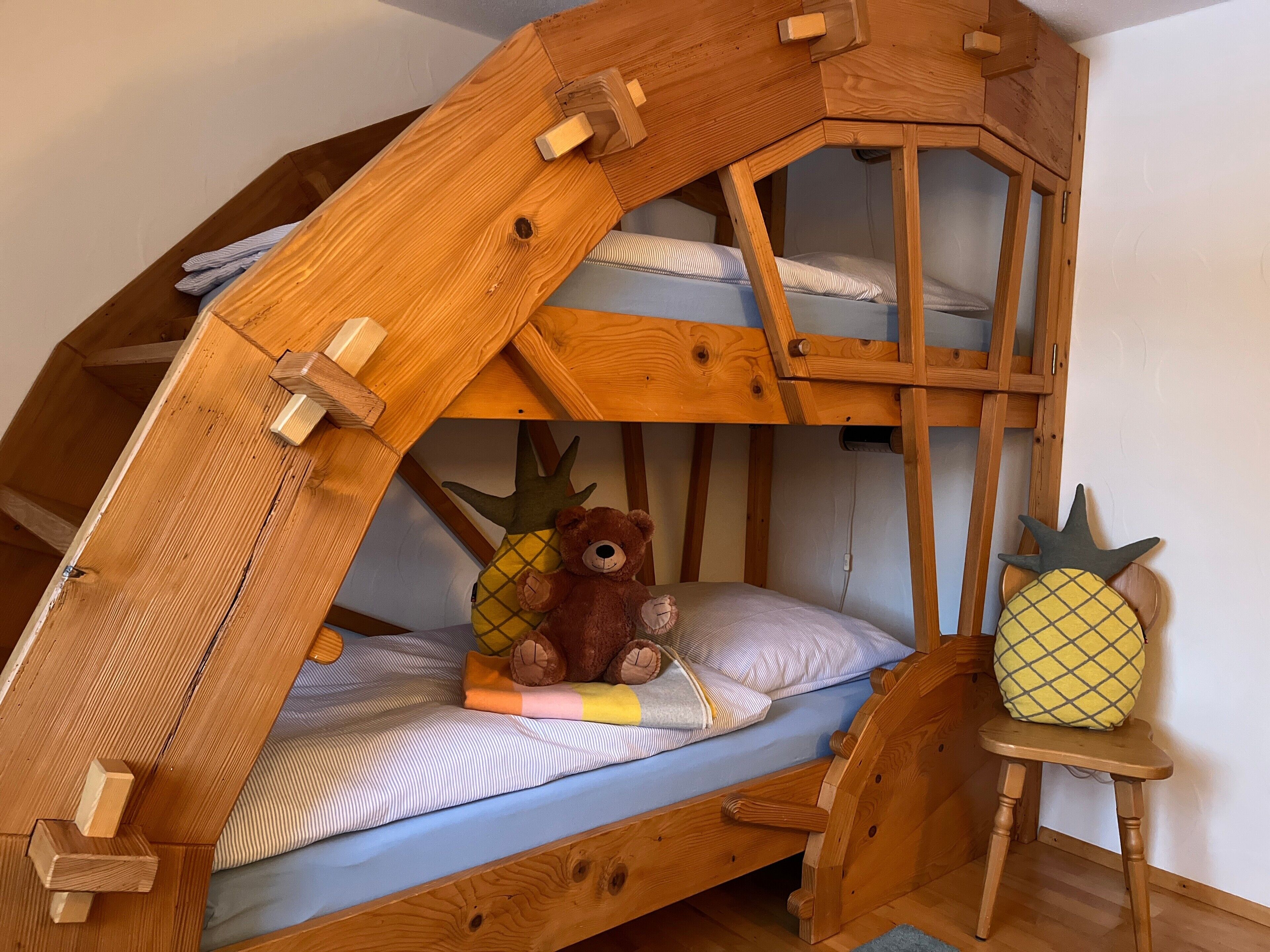 2 quartos, Wi-Fi de cortesia, roupa de cama