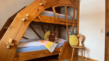 2 bedrooms, free WiFi, bed sheets