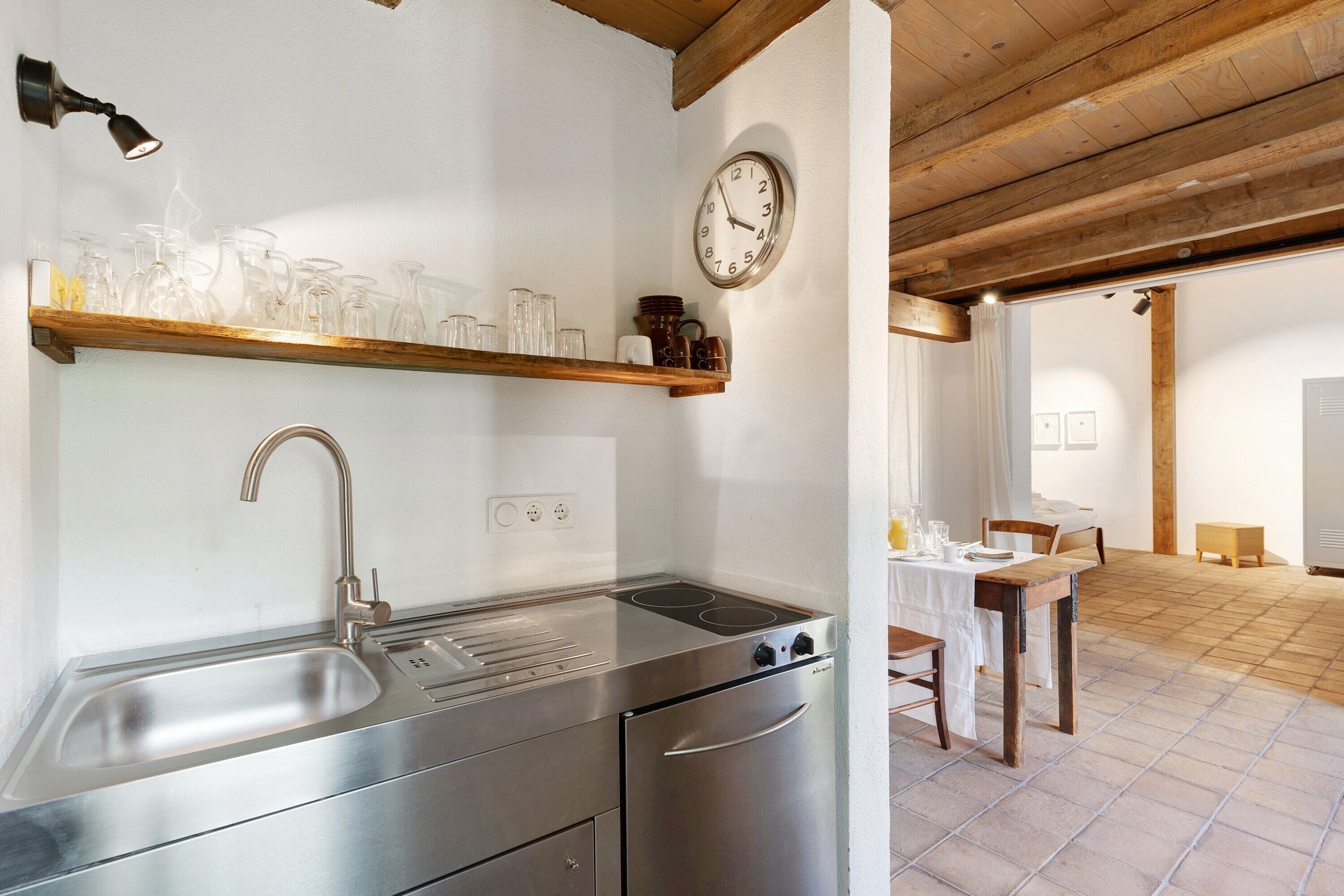 Fridge, stovetop, dishwasher, coffee/tea maker