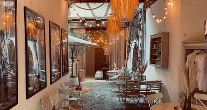 "Holiday Apartment Frida" in the heart of Burkheim