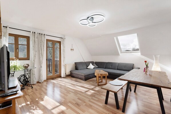 Televisión, tenis de mesa y estéreo 