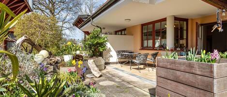 屋外ダイニングエリア