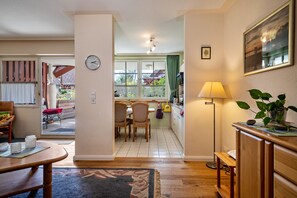 Interior - Holiday Apartment "Claudis Seeland" with Private Terrace & Wi-Fi (Kressbronn)