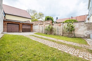 Property grounds - Holiday Apartment "Sonnenschein" with Shared Terrace & Shared Garden (Naumburg (Saale))