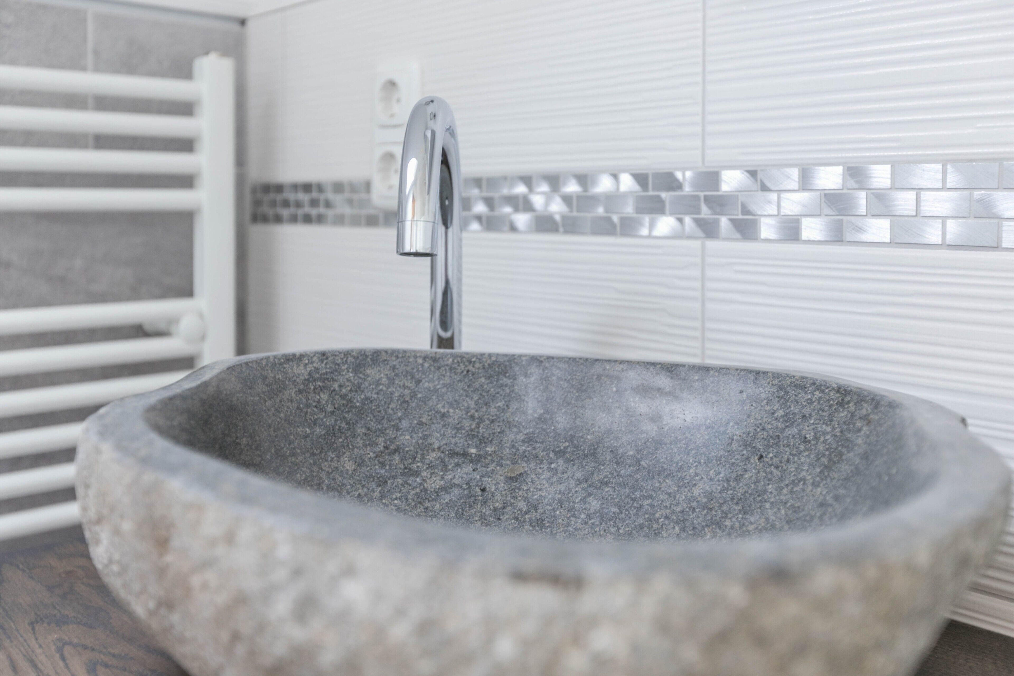 Een douche, een haardroger, handdoeken