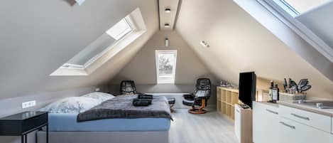 1 bedroom, free WiFi, bed sheets