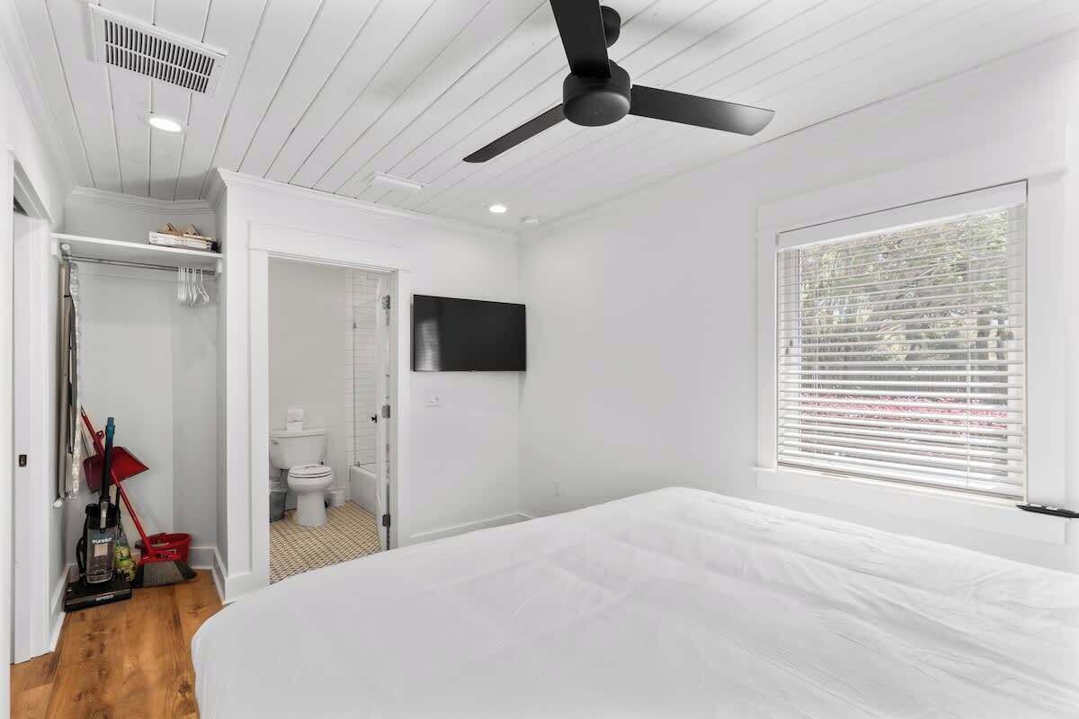 1 bedroom, iron/ironing board, free WiFi, bed sheets