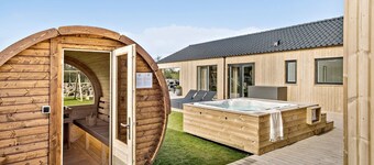 Cozy home in Hadsund with sauna