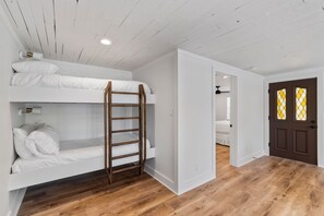 2 dormitorios, tabla de planchar con plancha, wifi gratis y ropa de cama