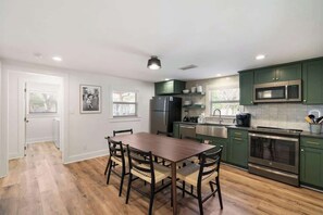 Fridge, microwave, oven, stovetop - Love Letter (Destin)