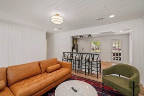 智能電視、 辦公室