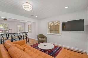 智能電視、 辦公室