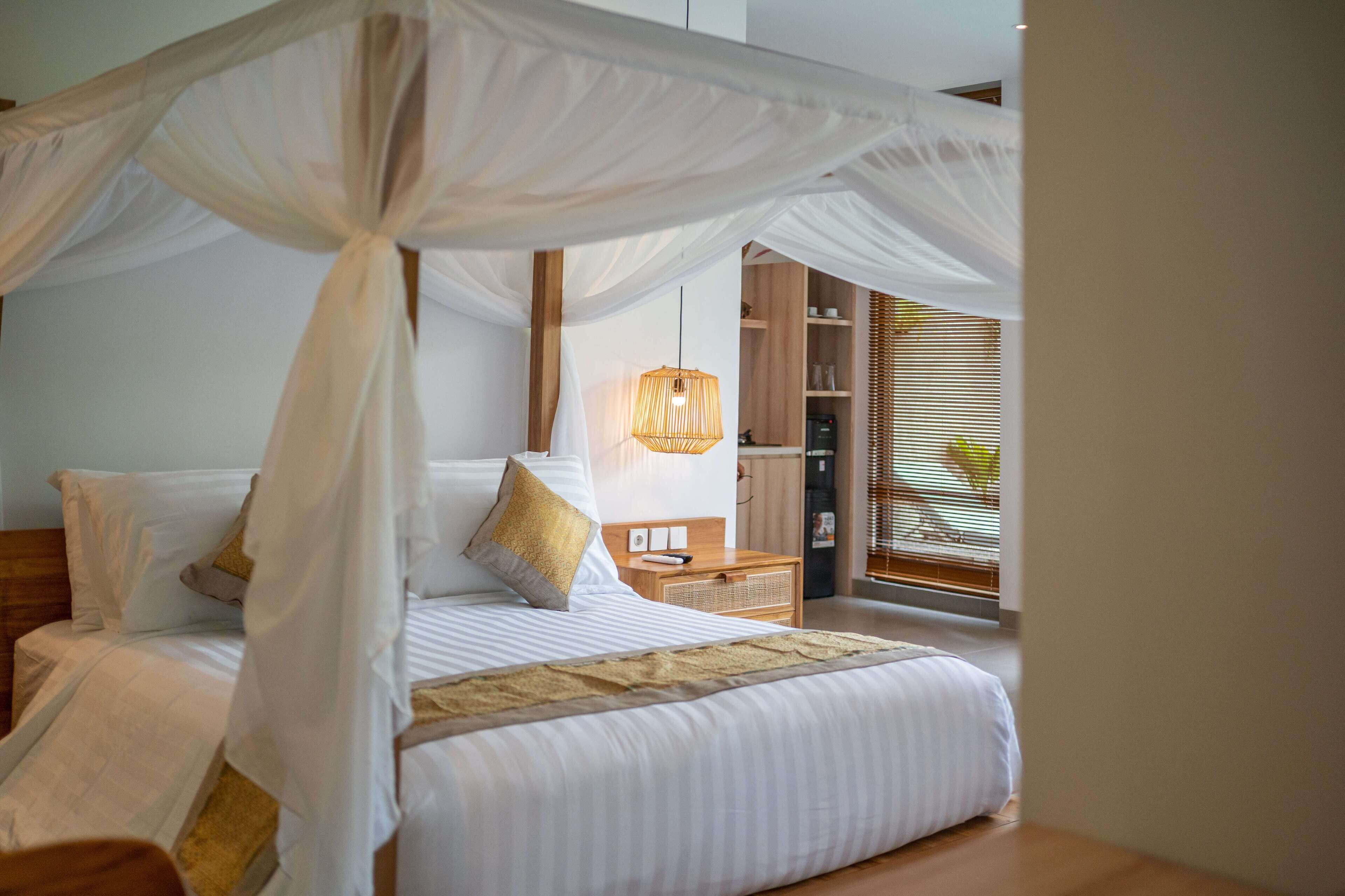Escritorio, wifi gratis, ropa de cama