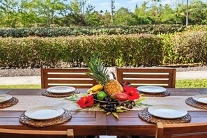 Outdoor dining - Keauhou Punahele E103 (Kailua Kona)