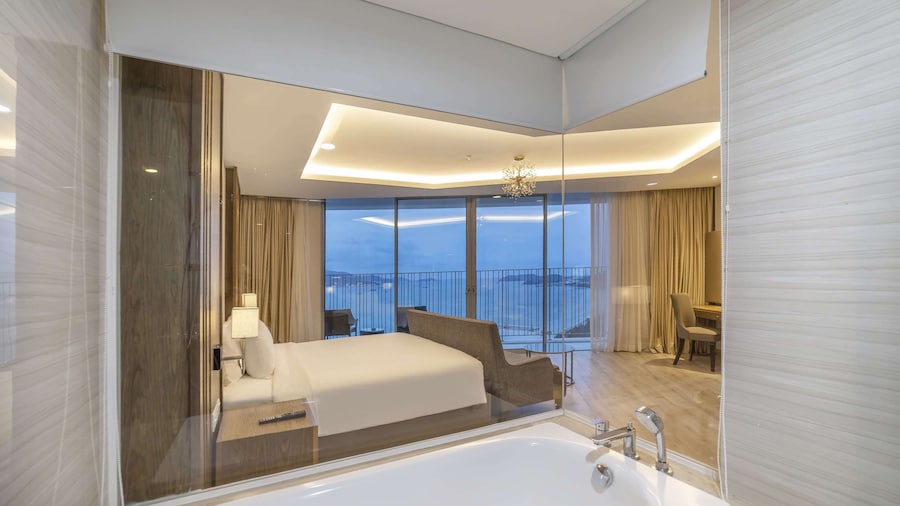 Panorama Beachfront Nha Trang by LYN Condotel