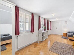 2 Schlafzimmer, Schreibtisch, Internetzugang