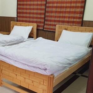 Deluxe Double Room | Soundproofing, iron/ironing board, free WiFi - Pine Top Resort Batakundi (Balakot)