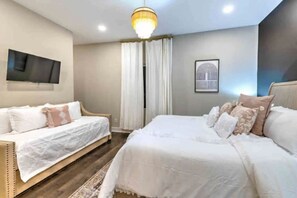 4 bedrooms, desk, iron/ironing board, free WiFi