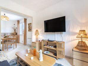 TV - Le Coquillon by Interhome (Sanary sur Mer)