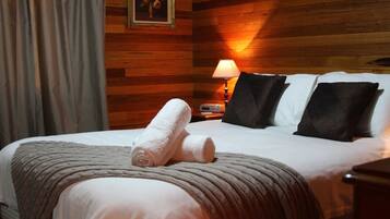 2 chambres, fer et planche à repasser, draps fournis