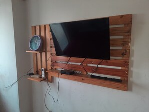 Deluxe-Doppelzimmer | Fernseher