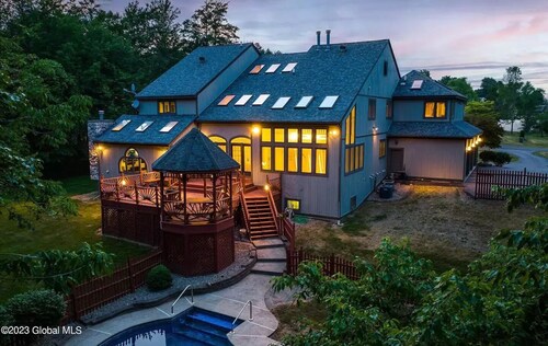 Luxury Mansion Rentals in Niskayuna, NY USA